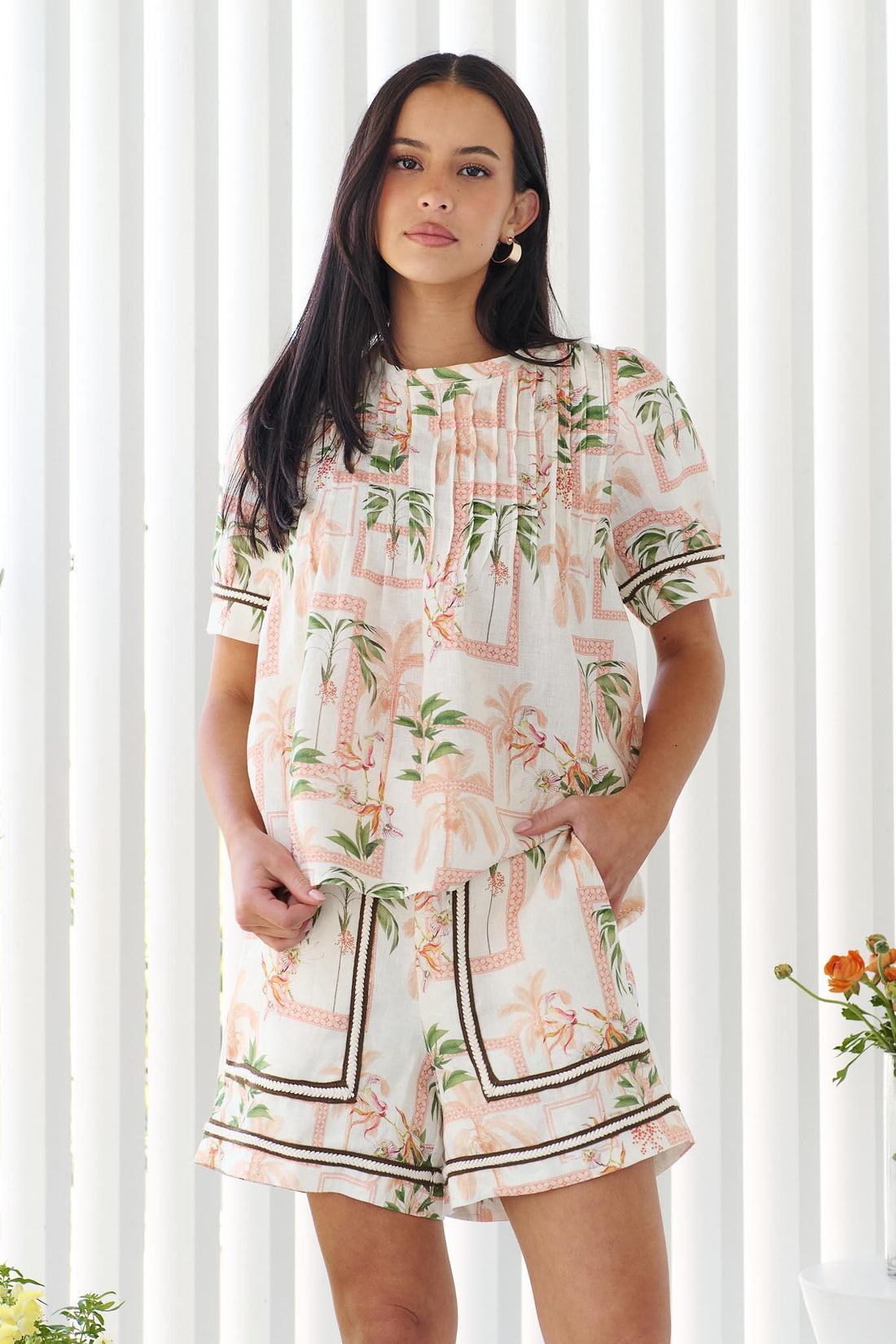 Trinity Linen Shorts