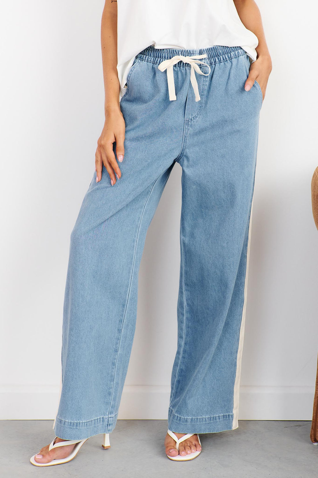 Alex Side Stripe Jean - Light Wash